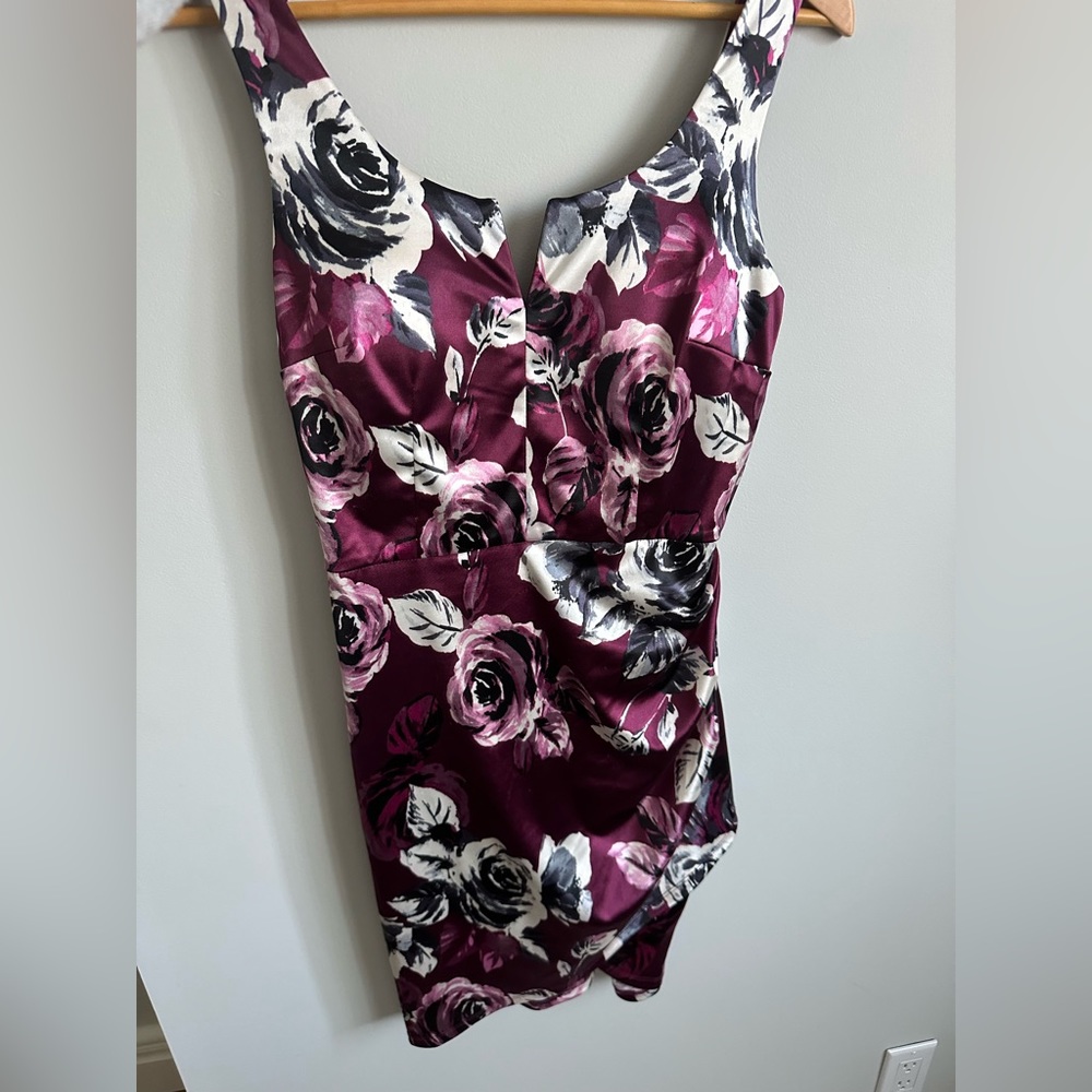 Beautiful BCX satin print dress